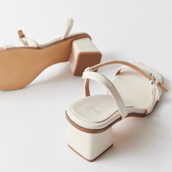 NWT Urban Outfitters Strappy Heels - Picture 3 of 4